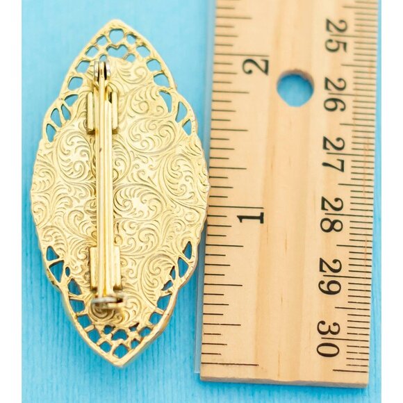 Vintage White Goddess Eye Gold Tone Brooch - N1 - Picture 2 of 2